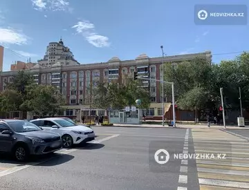 4-комнатная квартира, этаж 3 из 5, 65 м²