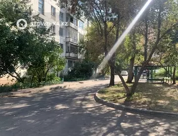 4-комнатная квартира, этаж 3 из 5, 65 м²