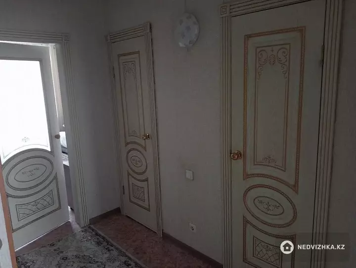 2-комнатная квартира, этаж 9 из 9, 61 м², фотография 3