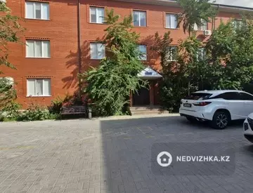 2-комнатная квартира, этаж 3 из 3, 66 м²