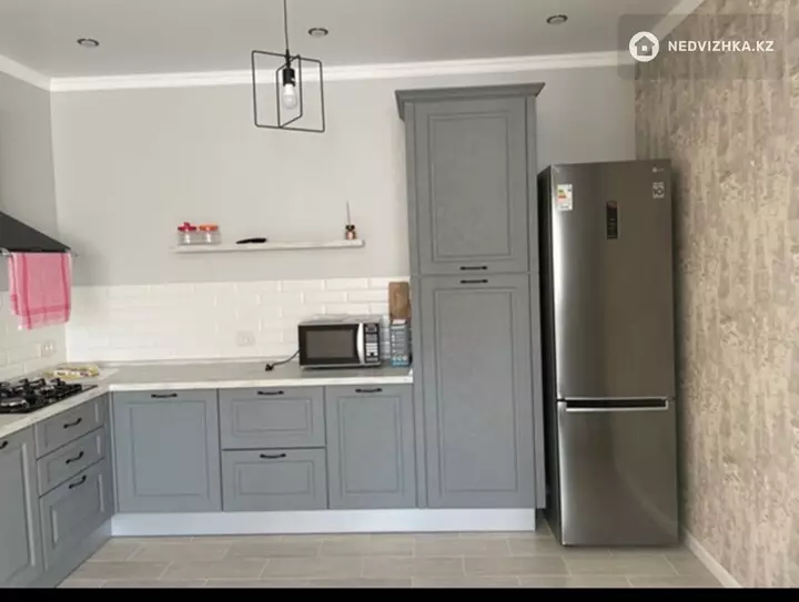 2-комнатная квартира, этаж 3 из 3, 66 м², фотография 5