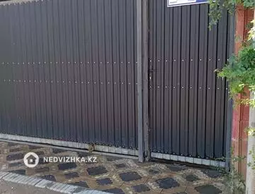5-комнатный дом, 4 соток, 220 м²