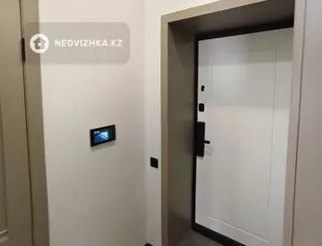 1-комнатная квартира, этаж 8 из 12, 38 м²