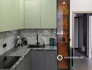 1-комнатная квартира, этаж 8 из 12, 38 м²