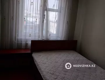 3-комнатная квартира, этаж 4 из 5, 55 м², На длительный срок