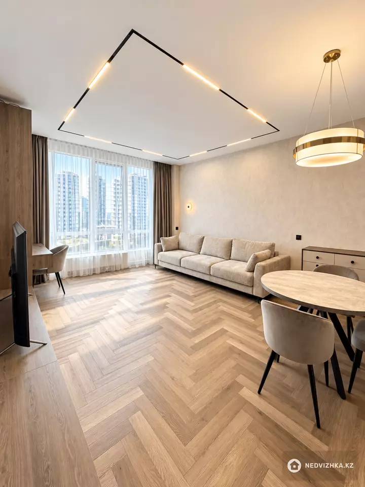 2-комнатная квартира, этаж 10 из 33, 65 м², На длительный срок, фотография 3