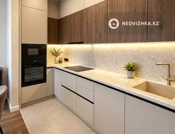 2-комнатная квартира, этаж 10 из 33, 65 м², На длительный срок