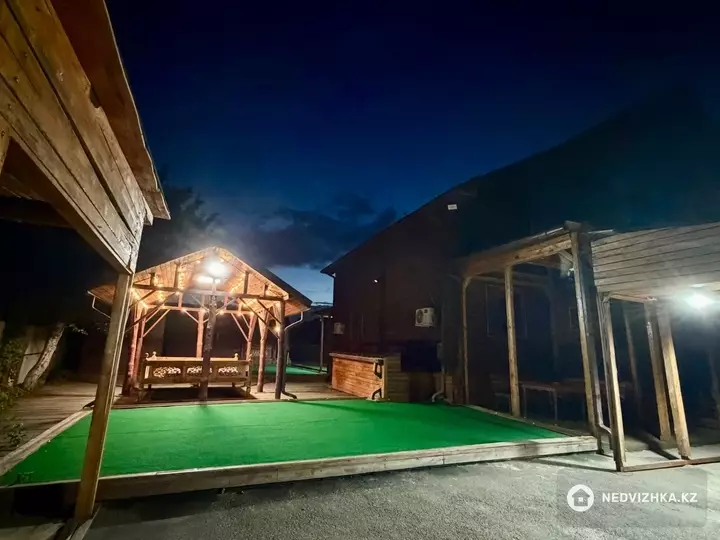 12-комнатный дом, 10 соток, 300 м²