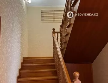 7-комнатный дом, 12 соток, 280 м²