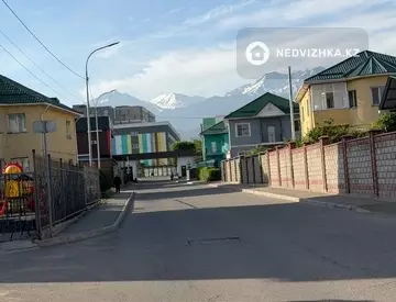 6-комнатный таунхаус, 2 соток, 210 м²