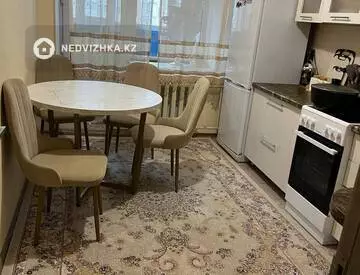 2-комнатная квартира, этаж 5 из 10, 52 м², миниатюра 1