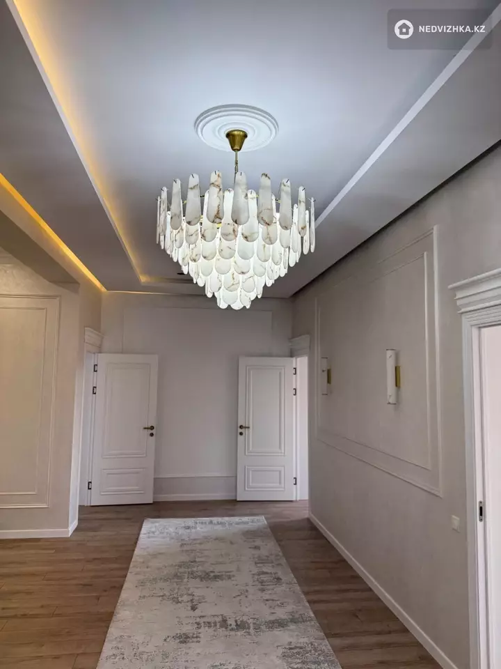 6-комнатный дом, 7 соток, 320 м²