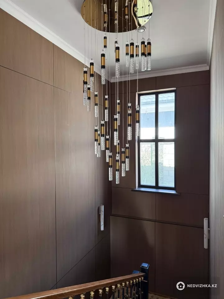 6-комнатный дом, 7 соток, 320 м², фотография 2