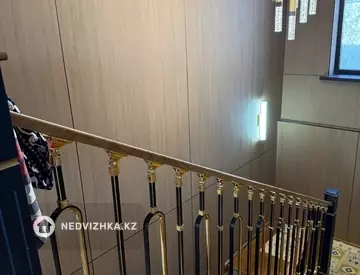 6-комнатный дом, 7 соток, 320 м², миниатюра 3
