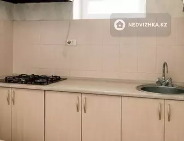 2-комнатная квартира, этаж 2 из 2, 62 м², На длительный срок