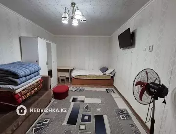 2-комнатная квартира, этаж 2 из 2, 62 м², На длительный срок, миниатюра 8