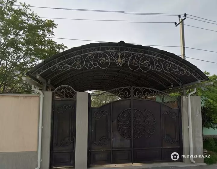 5-бөлмелі үй, 6 соттық, 140 м², На длительный срок