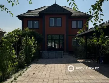 5-комнатный дом, 10 соток, 340 м²