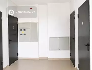 3-комнатная квартира, этаж 2 из 5, 74 м², миниатюра 10