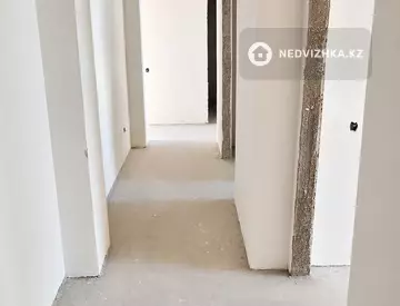 3-комнатная квартира, этаж 2 из 5, 74 м², миниатюра 1