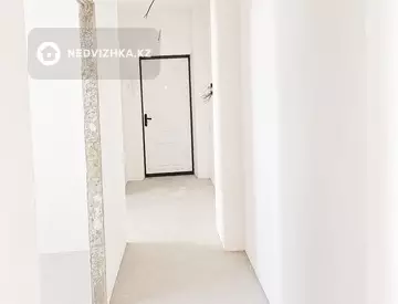 3-комнатная квартира, этаж 2 из 5, 74 м², миниатюра 3