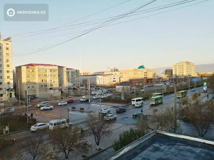 4-комнатная квартира, этаж 5 из 5, 77 м², фотография 2