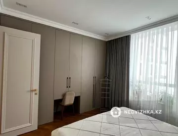 4-комнатная квартира, этаж 4 из 9, 131 м², миниатюра 3