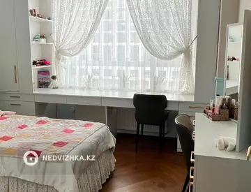 4-комнатная квартира, этаж 4 из 9, 131 м², миниатюра 8