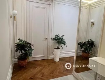 4-комнатная квартира, этаж 4 из 9, 131 м², миниатюра 9