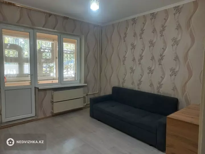 1-комнатная квартира, этаж 1 из 5, 38 м², На длительный срок, фотография 2