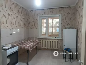 1-комнатная квартира, этаж 1 из 5, 38 м², На длительный срок, миниатюра 3