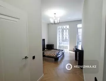 4-комнатная квартира, этаж 5 из 8, 142 м², миниатюра 2