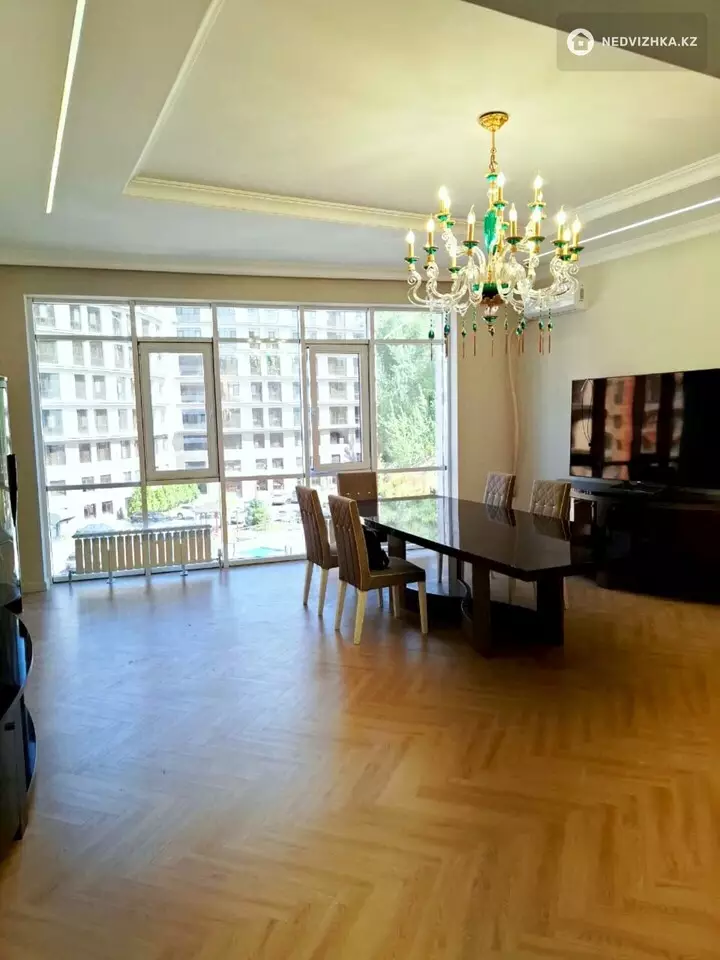 4-комнатная квартира, этаж 5 из 8, 142 м², фотография 5