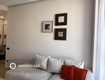 2-комнатная квартира, этаж 7 из 9, 38 м², миниатюра 2