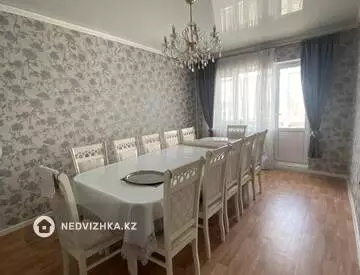 5-комнатная квартира, этаж 4 из 5, 100 м²