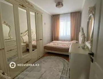 5-комнатная квартира, этаж 4 из 5, 100 м²