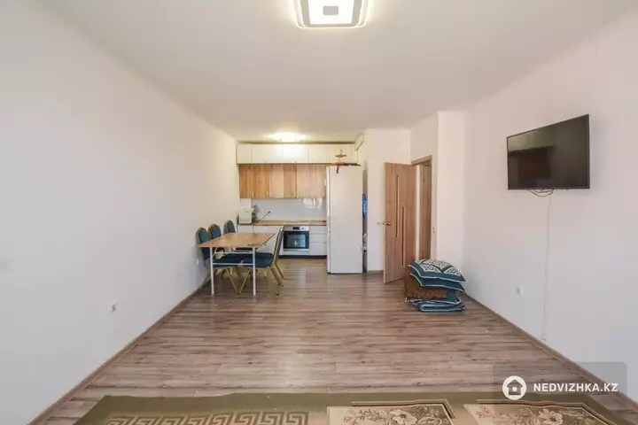2-комнатная квартира, этаж 6 из 8, 60 м², фотография 2