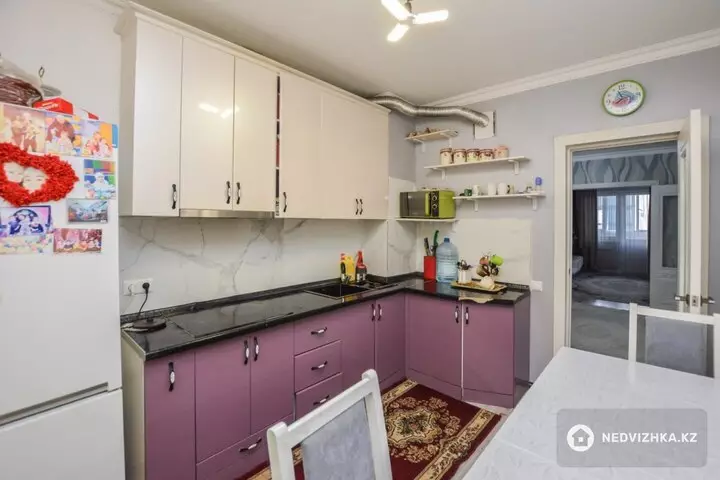 3-комнатная квартира, этаж 5 из 14, 72 м², фотография 2
