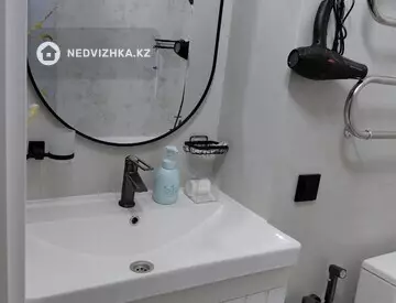 1-комнатная квартира, этаж 6 из 17, 50 м², Посуточно