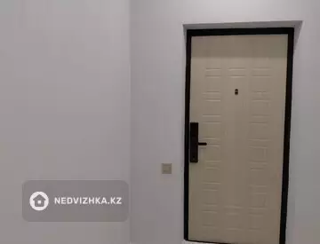 1-комнатная квартира, этаж 6 из 17, 50 м², Посуточно, миниатюра 12