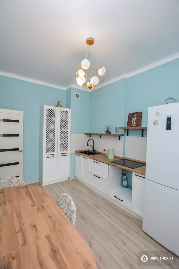 2-комнатная квартира, этаж 5 из 15, 55 м², фотография 3