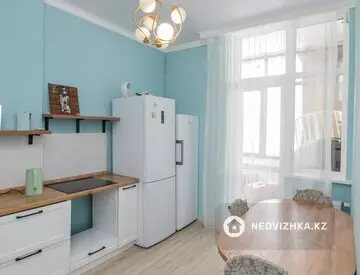 2-комнатная квартира, этаж 5 из 15, 55 м², миниатюра 1