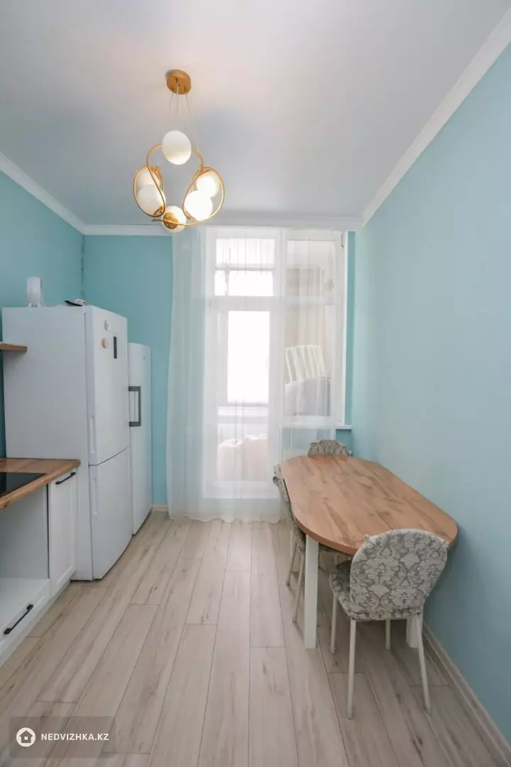 2-комнатная квартира, этаж 5 из 15, 55 м², фотография 2