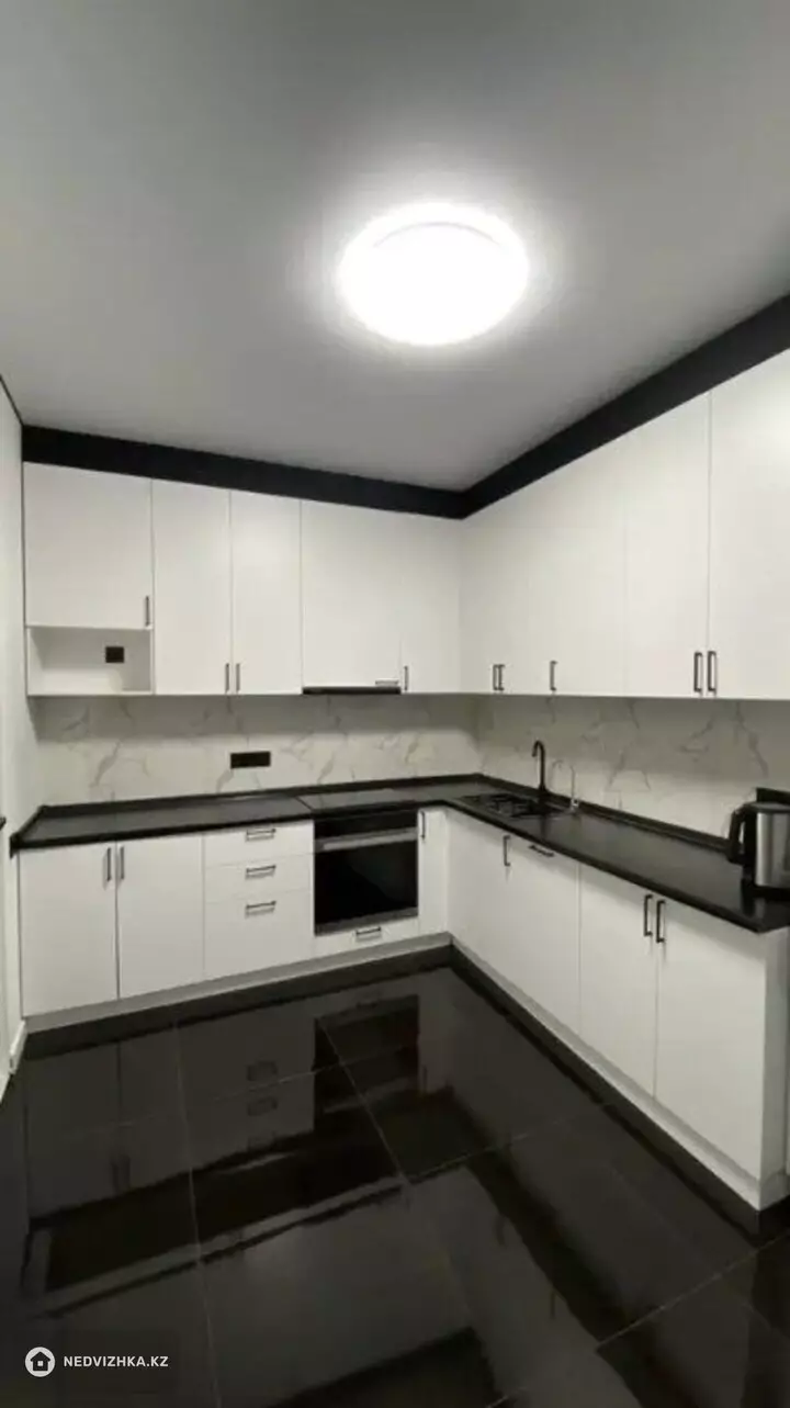 2-комнатная квартира, этаж 2 из 9, 70 м², фотография 2