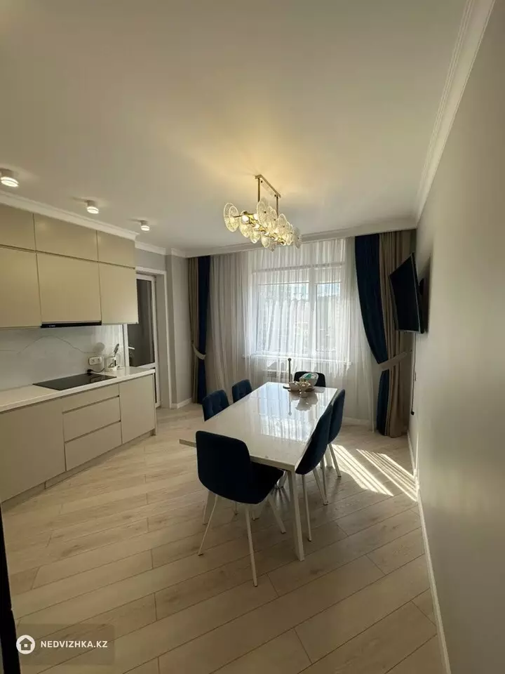 3-комнатная квартира, этаж 5 из 18, 100 м²
