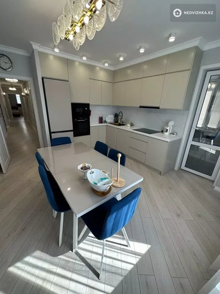 3-комнатная квартира, этаж 5 из 18, 100 м², фотография 2