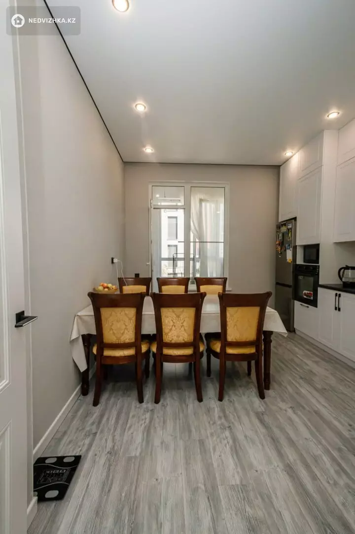 2-комнатная квартира, этаж 3 из 9, 68 м², фотография 4