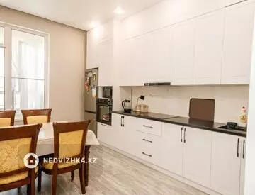 2-комнатная квартира, этаж 3 из 9, 68 м², миниатюра 1