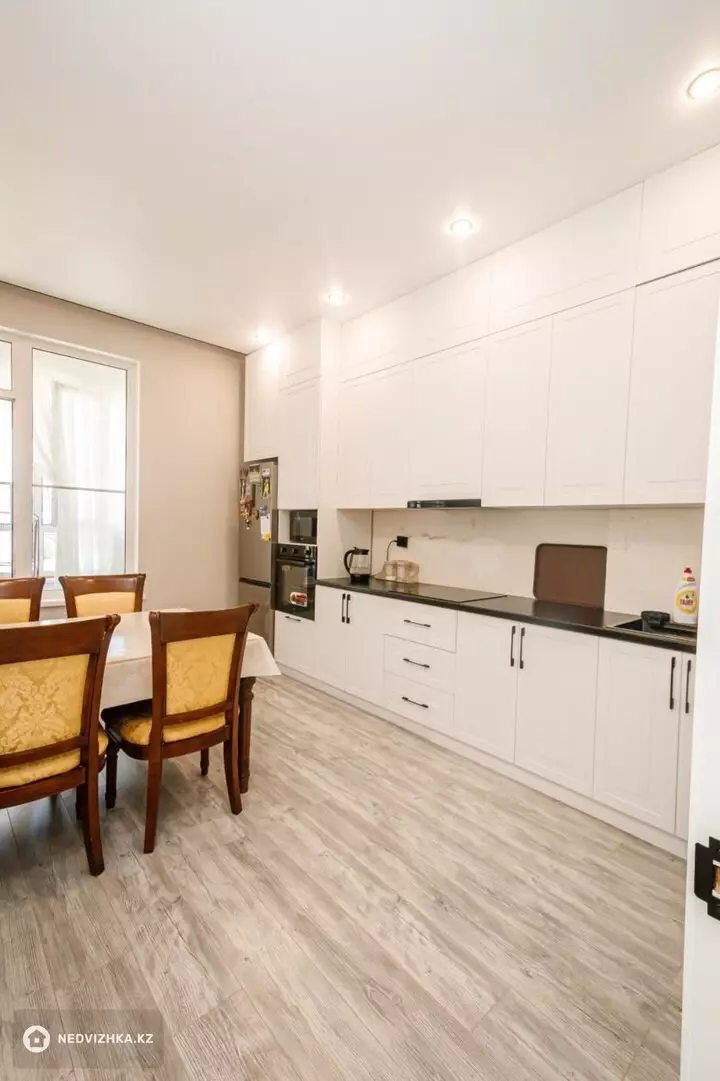 2-комнатная квартира, этаж 3 из 9, 68 м²