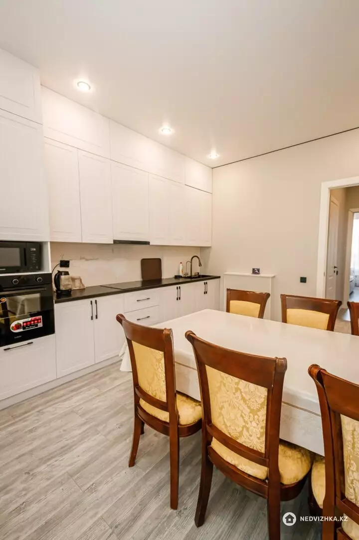 2-комнатная квартира, этаж 3 из 9, 68 м², фотография 3